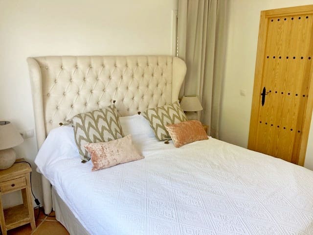 5 quarto Moradia para arrendar em Cala Gracio com piscina - 8 000 € (Ref: 9521120)