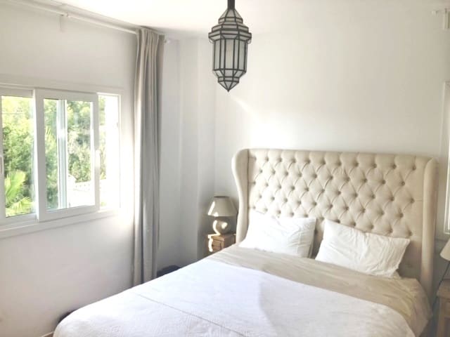 5 quarto Moradia para arrendar em Cala Gracio, Sant Antoni de Portmany com piscina - 8 000 € (Ref: 9521120)