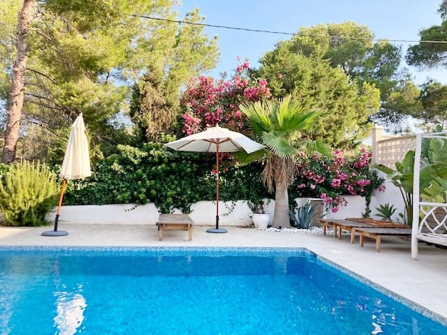 5 quarto Moradia para arrendar em Cala Gracio com piscina - 8 000 € (Ref: 9521120)