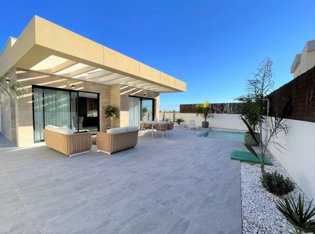 Chalet de 3 habitaciones en Los Montesinos en venta con piscina garaje - 398.900 € (Ref: 6685847)