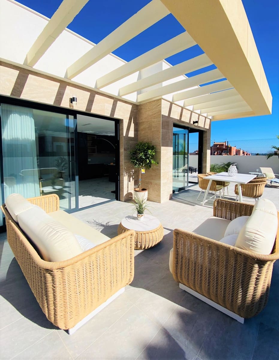 Chalet de 3 habitaciones en Los Montesinos en venta con piscina garaje - 398.900 € (Ref: 6685847)