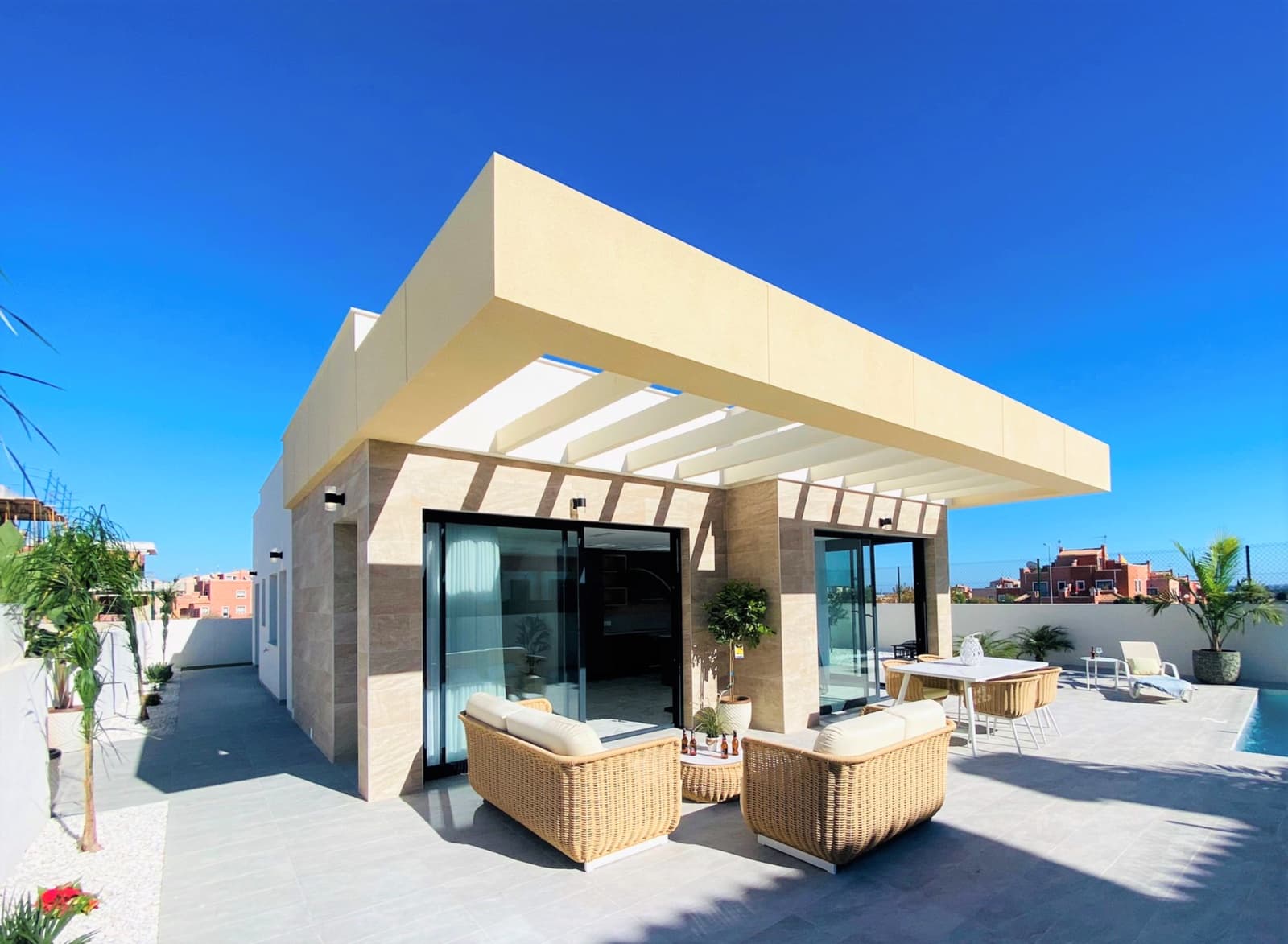 Chalet de 3 habitaciones en Los Montesinos en venta con piscina garaje - 398.900 € (Ref: 6685847)