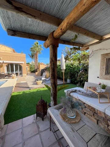 4 bedroom Villa for sale in Calpe / Calp with pool garage - € 875,000 (Ref: 9606788)