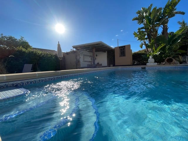 4 bedroom Villa for sale in Calpe / Calp with pool garage - € 875,000 (Ref: 9606788)