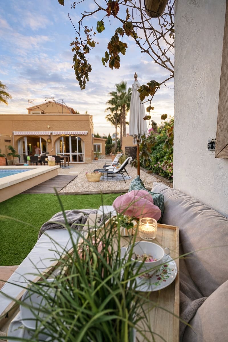 4 bedroom Villa for sale in Calpe / Calp with pool garage - € 875,000 (Ref: 9606788)