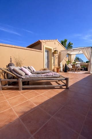 4 soveværelse Villa til salg i Calpe / Calp med swimmingpool garage - € 875.000 (Ref: 9606788)