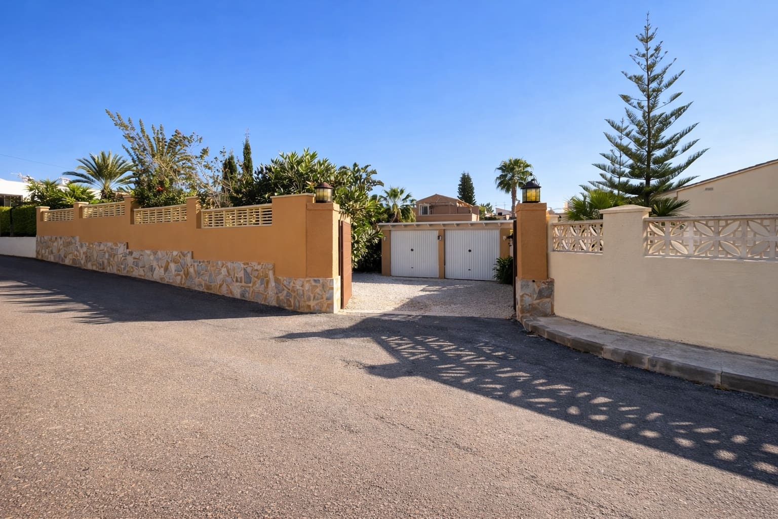 4 Zimmer Villa zu verkaufen in Calpe / Calp mit Pool Garage - 875.000 € (Ref: 9606788)