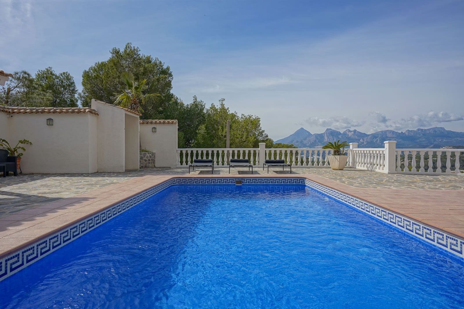 4 Zimmer Villa zu verkaufen in Altea mit Pool Garage - 1.295.000 € (Ref: 9629615)