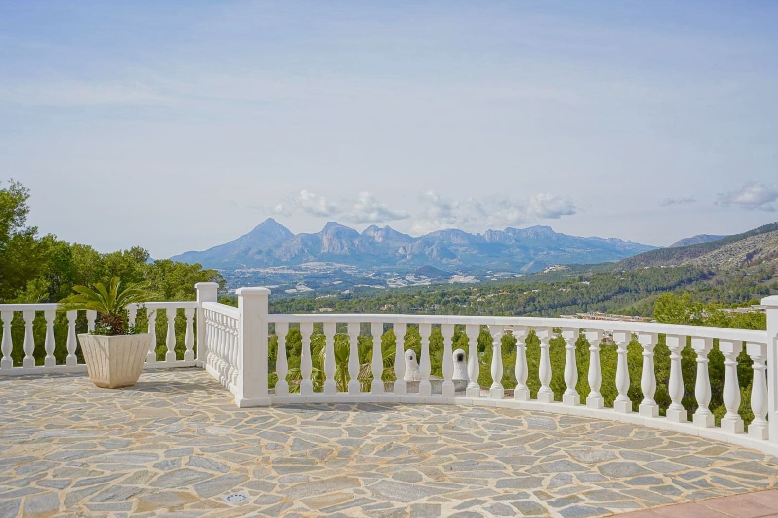 4 Zimmer Villa zu verkaufen in Altea mit Pool Garage - 1.295.000 € (Ref: 9629615)