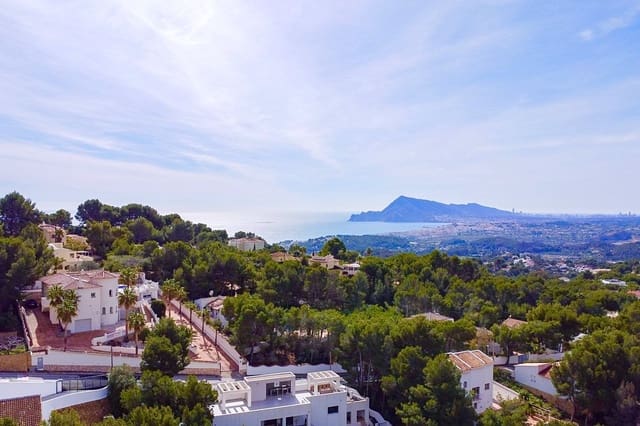 4 sypialnia Willa na sprzedaż w Altea z basenem garażem - 1 295 000 € (Ref: 9629615)