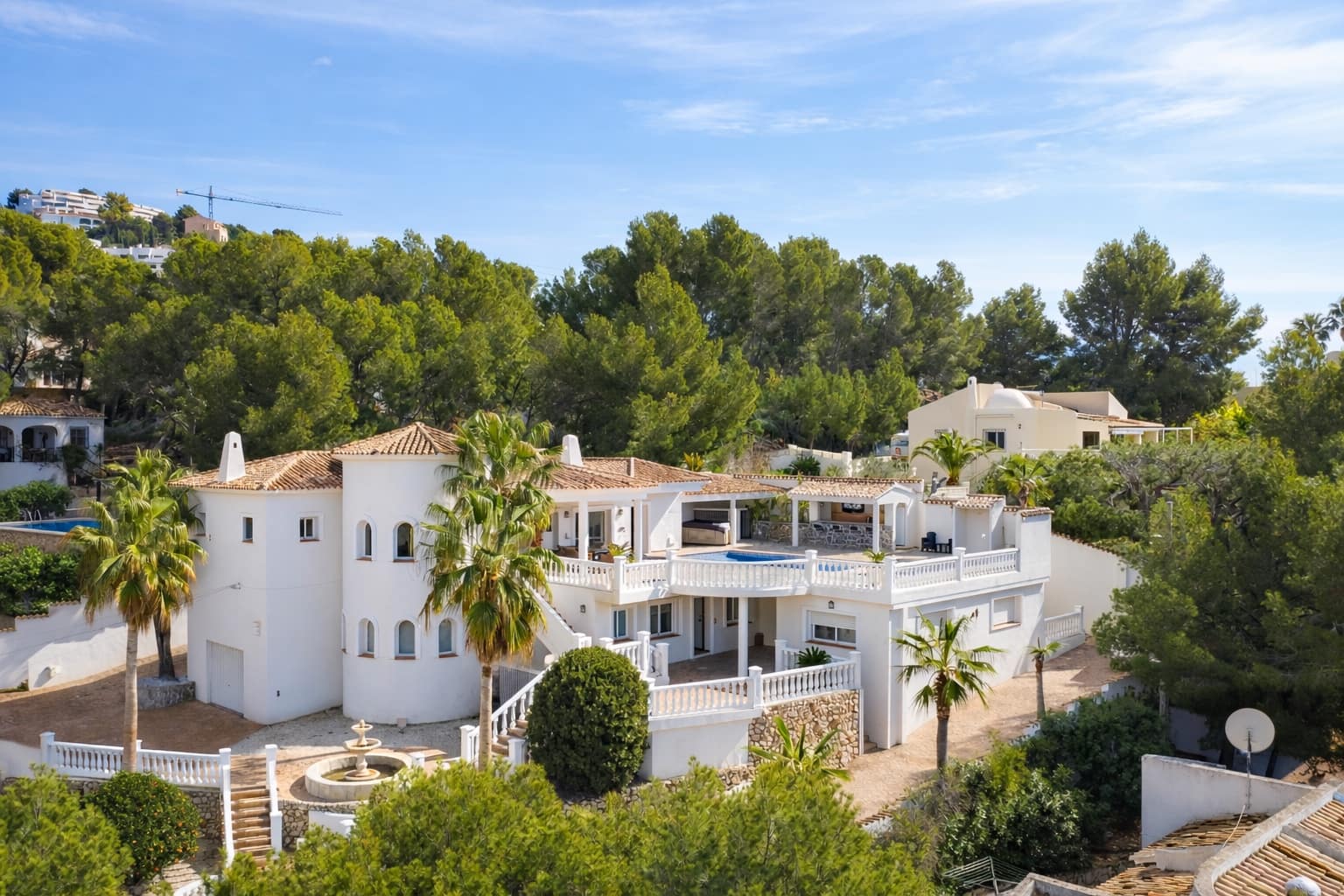 4 bedroom Villa for sale in Altea with pool garage - € 1,295,000 (Ref: 9629615)