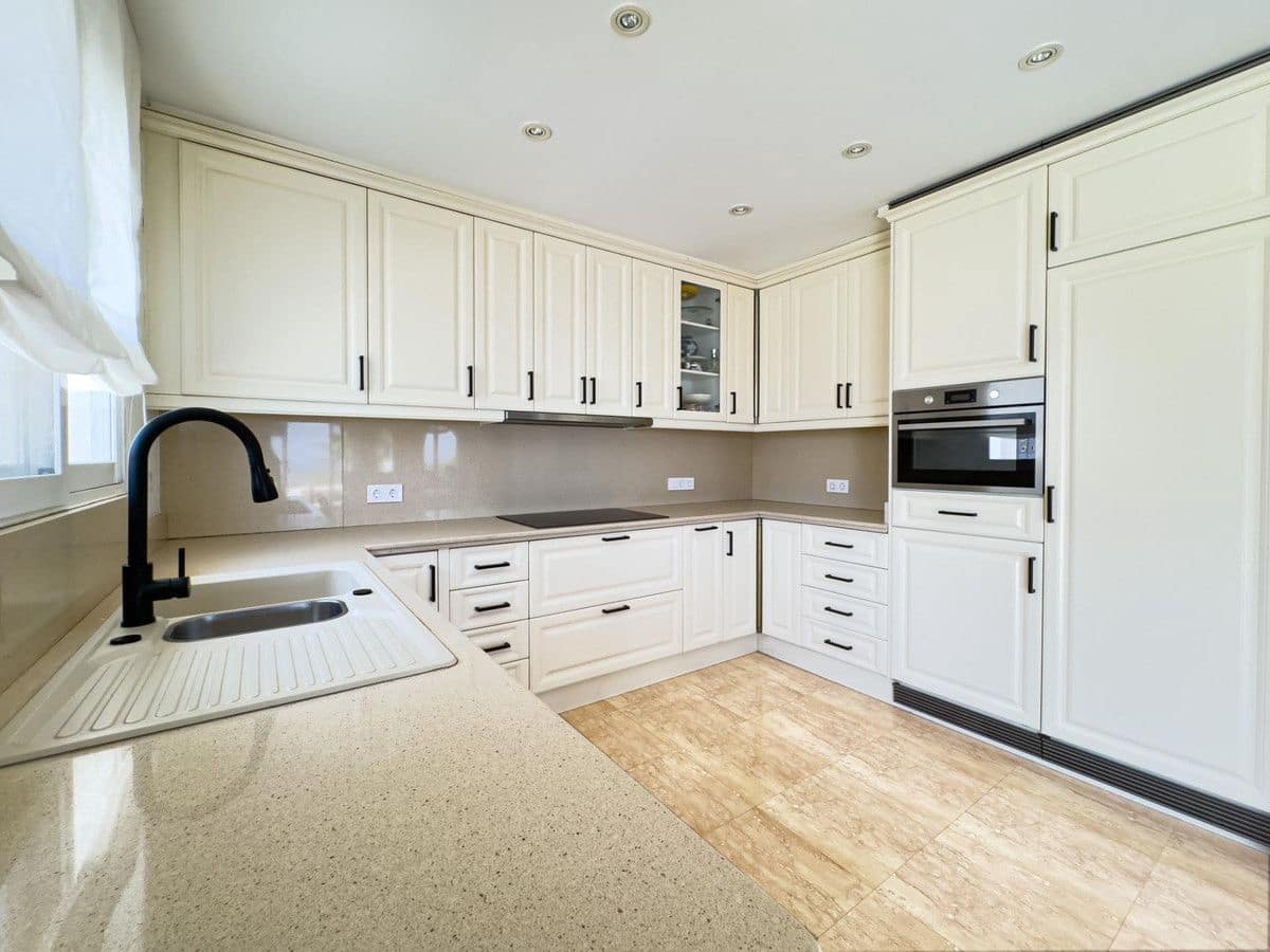 Chalet de 3 habitaciones en La Nucia en venta con piscina garaje - 788.000 € (Ref: 9790231)