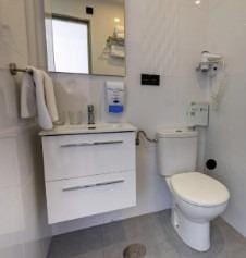 13 bedroom Hotel for sale in Alfaz del Pi / L'Alfas del Pi with pool - € 1,700,000 (Ref: 10017622)