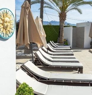 13 bedroom Hotel for sale in Alfaz del Pi / L'Alfàs del Pi with pool - € 1,700,000 (Ref: 10017622)