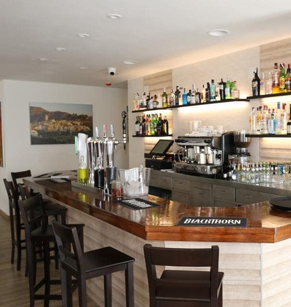 13 bedroom Hotel for sale in Alfaz del Pi / L'Alfas del Pi with pool - € 1,700,000 (Ref: 10017622)