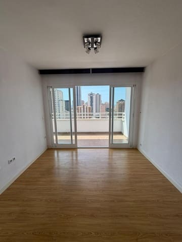 Piso de 1 habitación en Benidorm en venta con piscina - 225.000 € (Ref: 10086332)