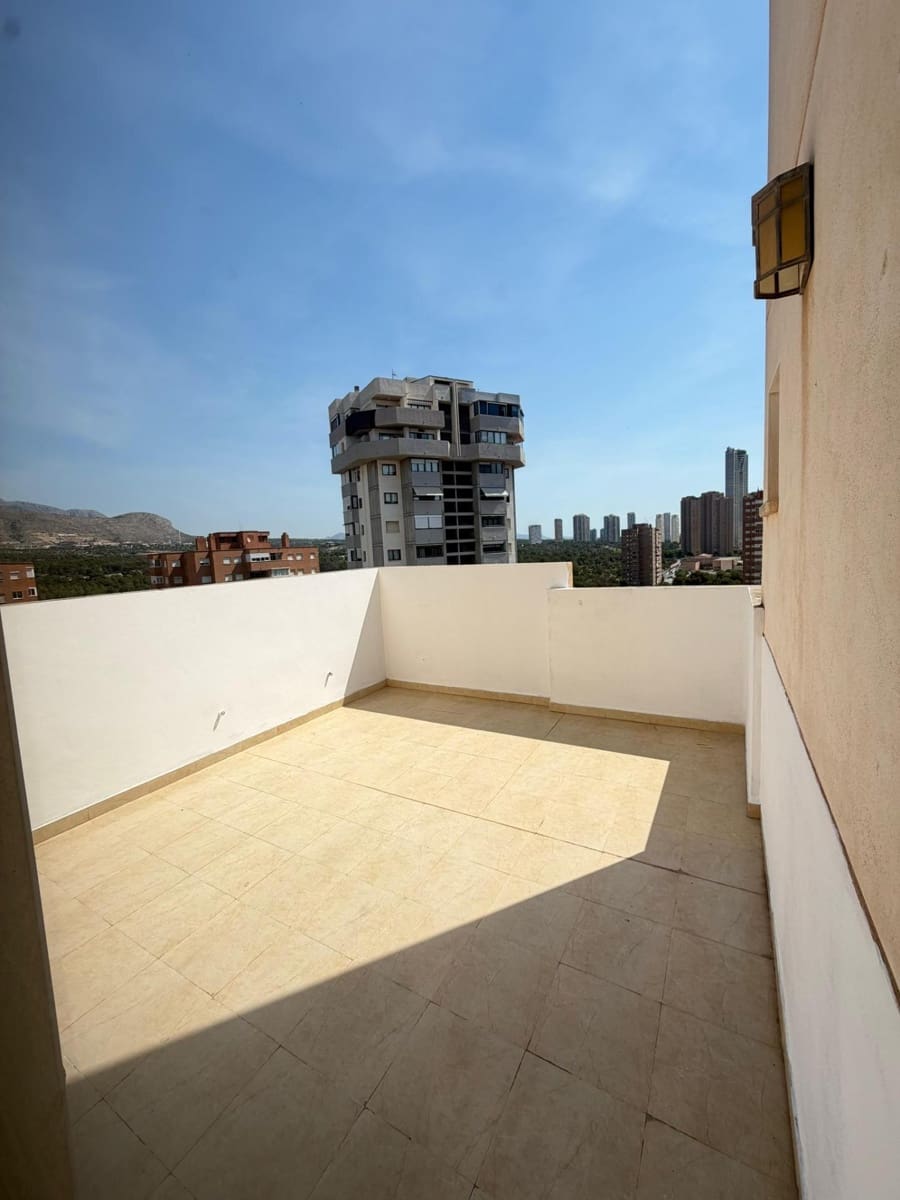1 quarto Apartamento para venda em Benidorm com piscina - 225 000 € (Ref: 10086332)
