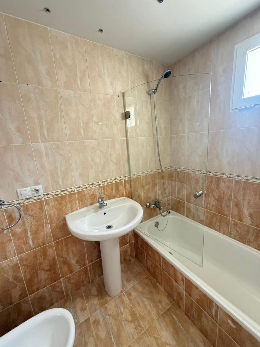 1 quarto Apartamento para venda em Benidorm com piscina - 225 000 € (Ref: 10086332)