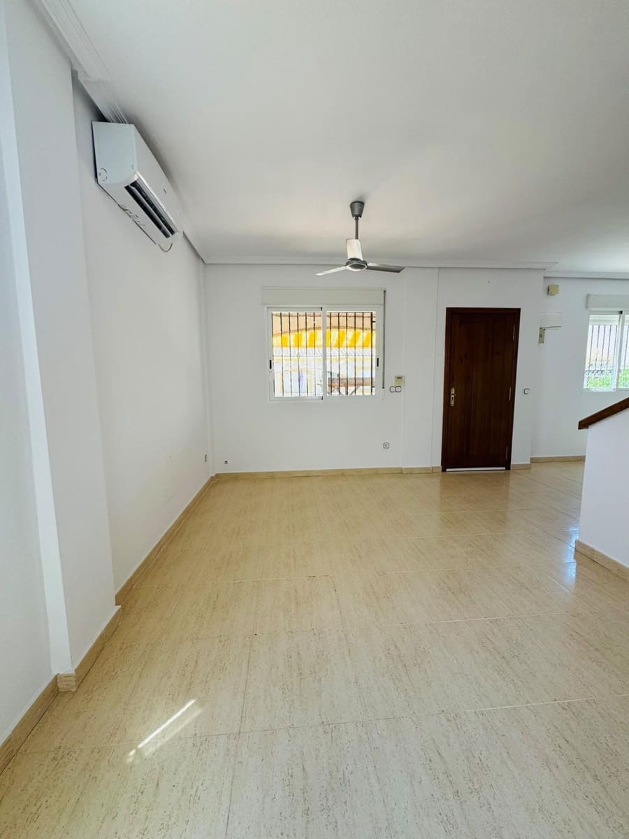 Adosado de 2 habitaciones en Polop en venta con piscina garaje - 299.000 € (Ref: 10109844)