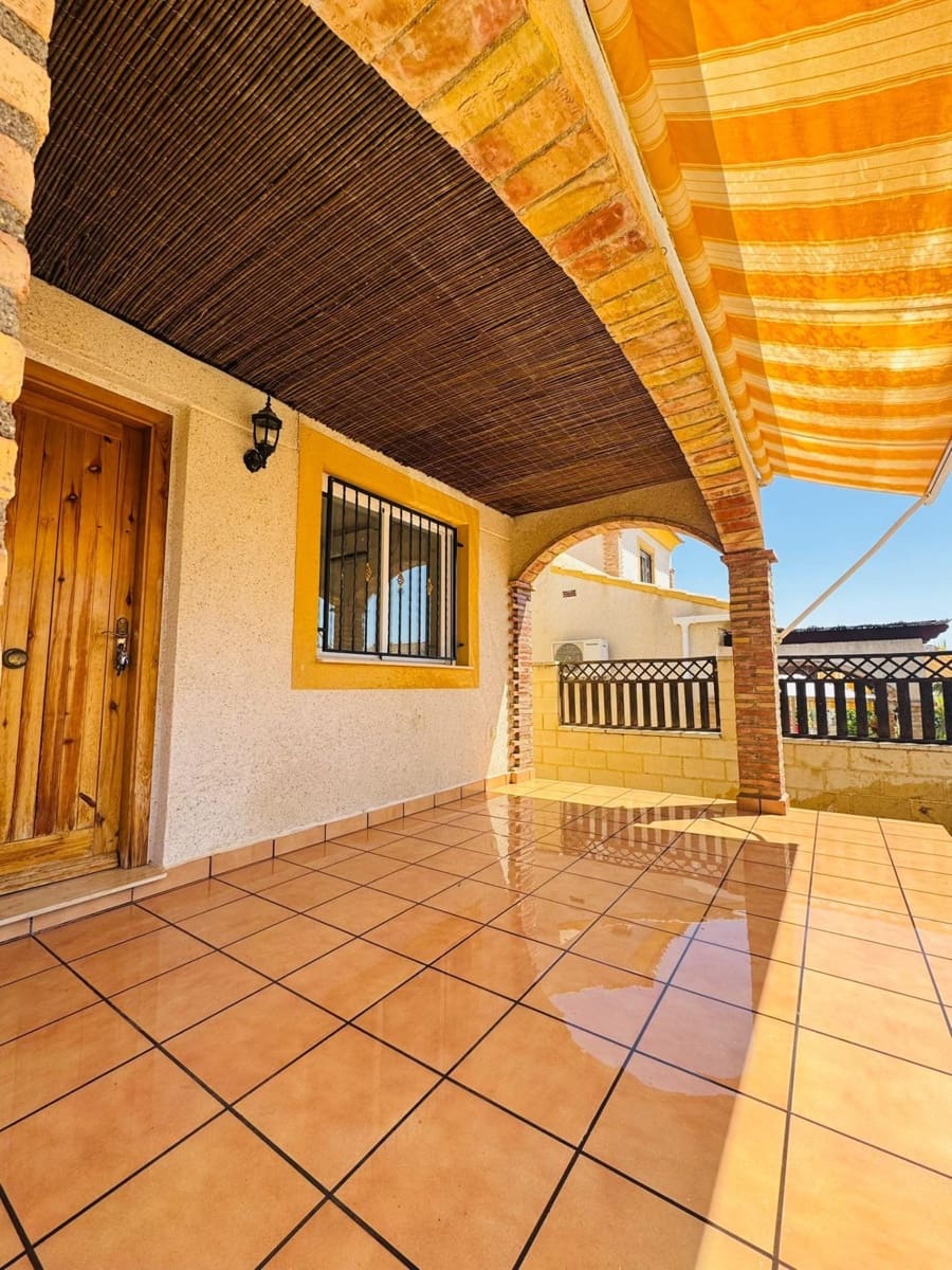 Adosado de 2 habitaciones en Polop en venta con piscina garaje - 299.000 € (Ref: 10109844)