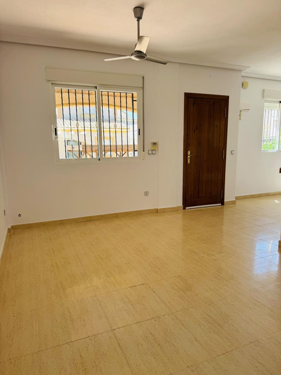 Adosado de 2 habitaciones en Polop en venta con piscina garaje - 299.000 € (Ref: 10109844)