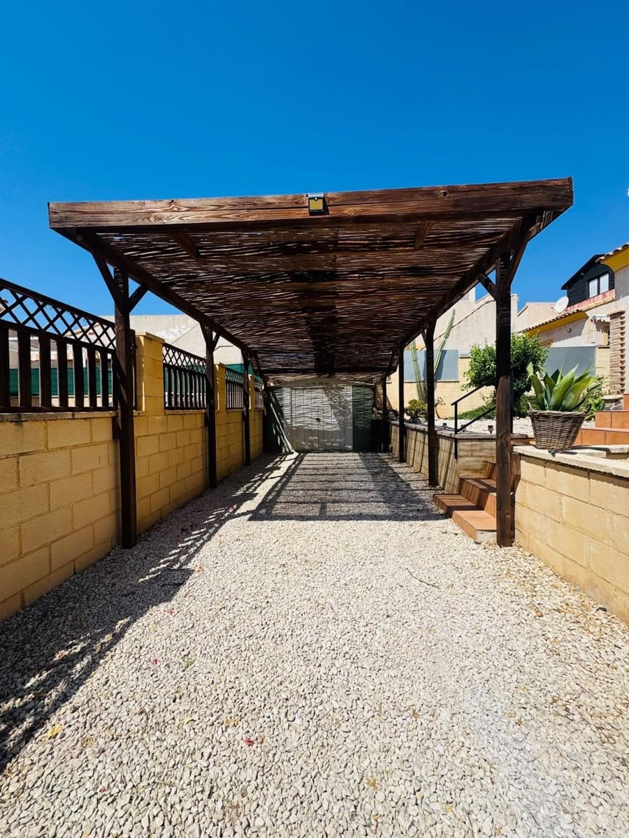 Adosado de 2 habitaciones en Polop en venta con piscina garaje - 299.000 € (Ref: 10109844)