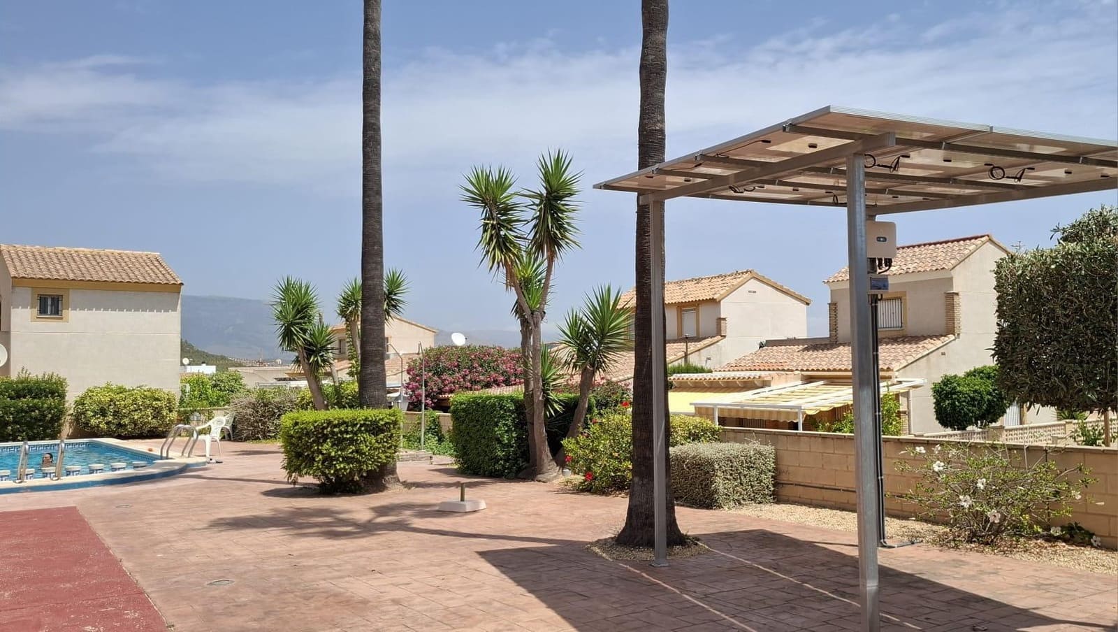 Adosado de 2 habitaciones en Polop en venta con piscina garaje - 299.000 € (Ref: 10109844)