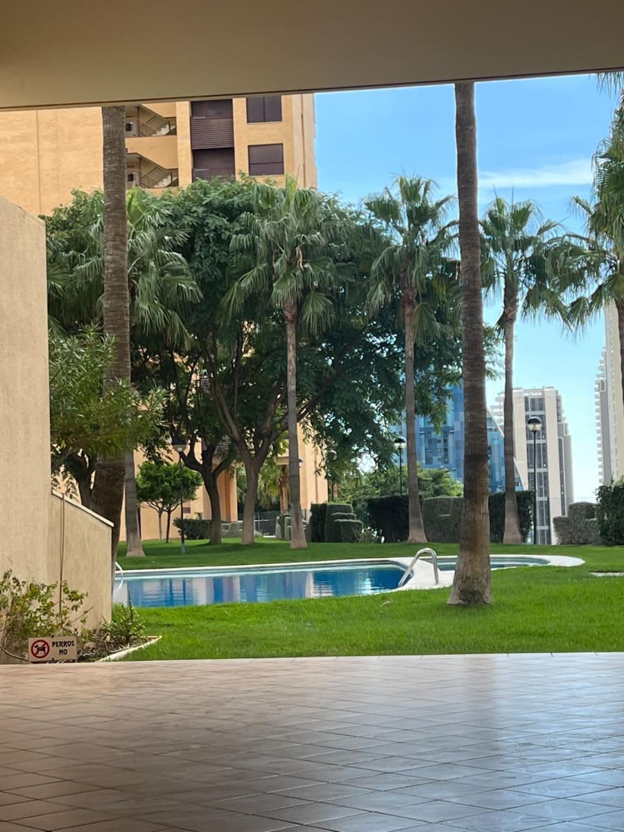 Apartamento de 2 habitaciones en Benidorm en venta con piscina garaje - 375.000 € (Ref: 10174108)