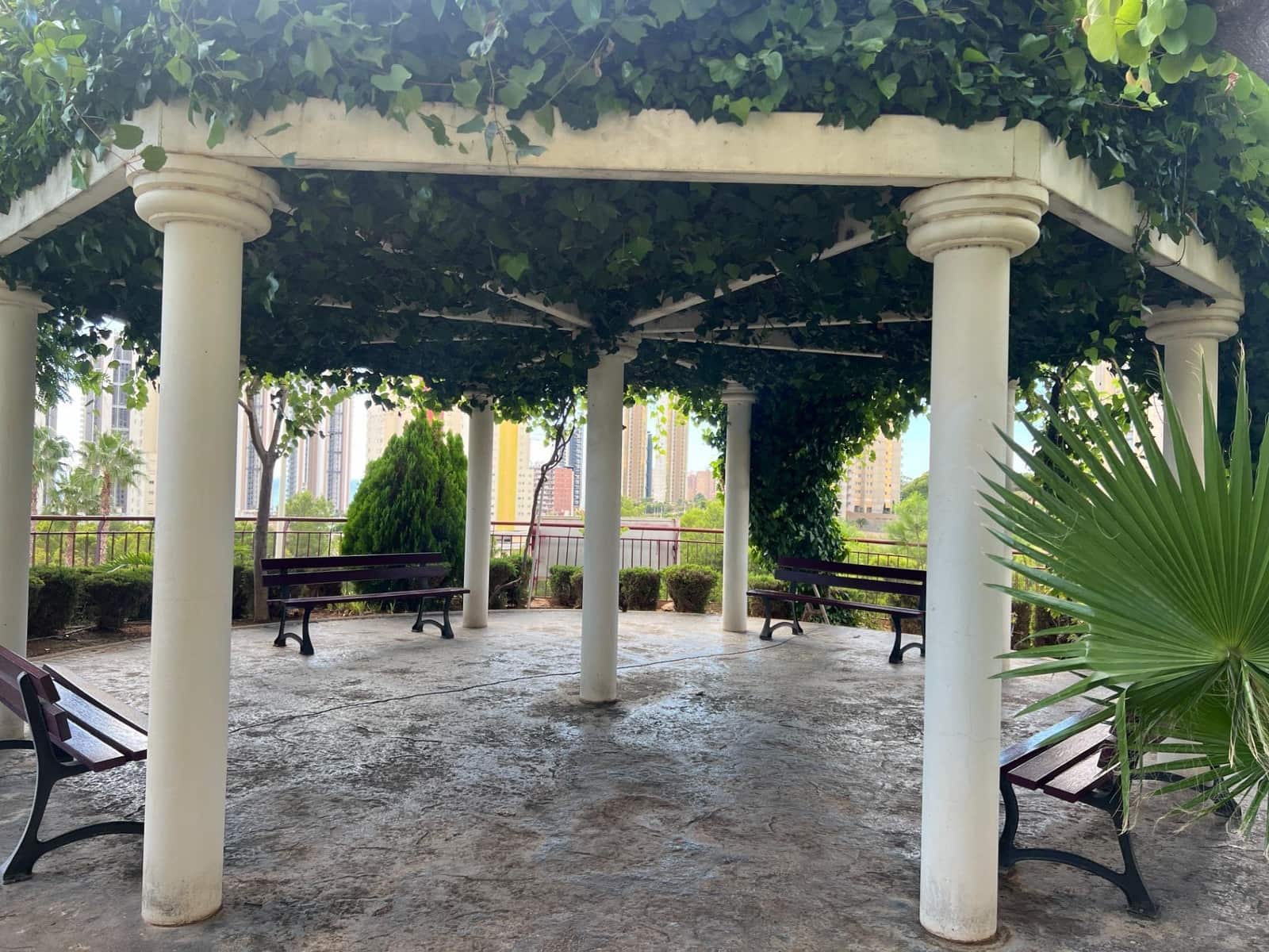 Apartamento de 2 habitaciones en Benidorm en venta con piscina garaje - 375.000 € (Ref: 10174108)
