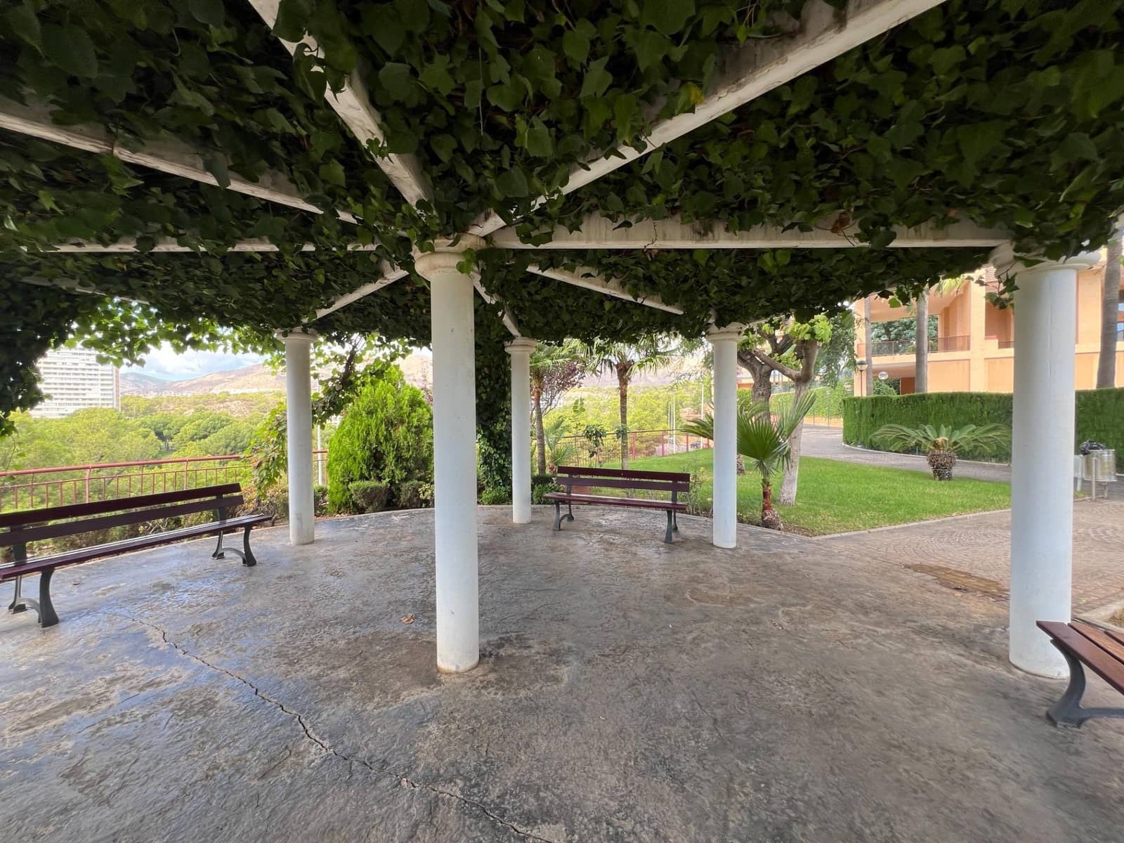 Apartamento de 2 habitaciones en Benidorm en venta con piscina garaje - 375.000 € (Ref: 10174108)