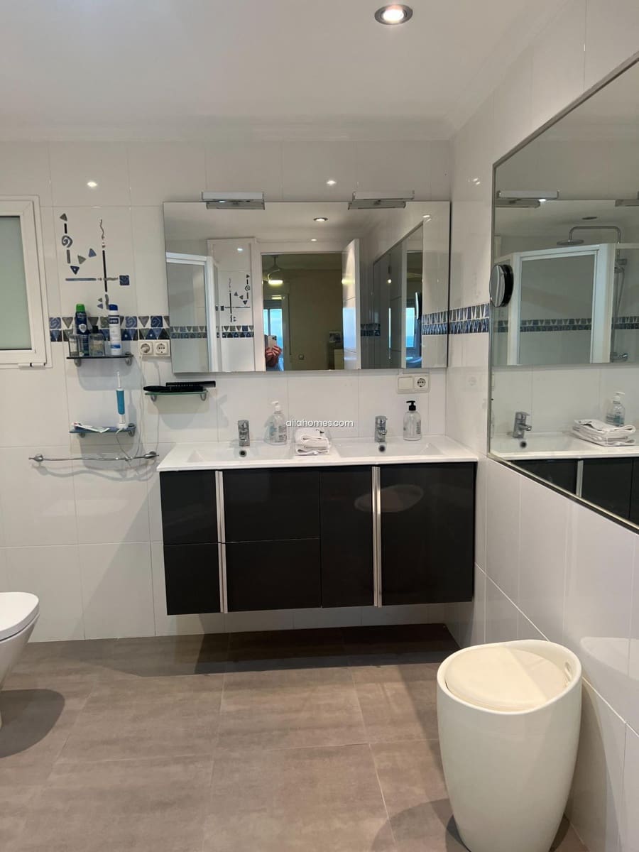 3 soveværelse Lejlighed til salg i Benidorm med garage - € 650.000 (Ref: 8066375)