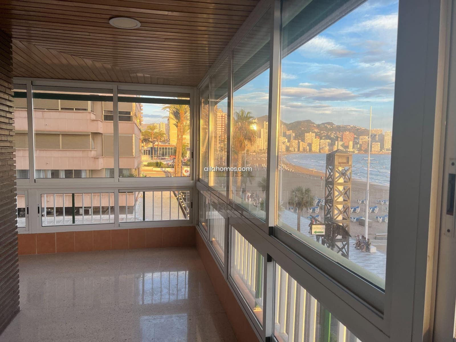 3 soveværelse Lejlighed til salg i Benidorm med garage - € 650.000 (Ref: 8066375)