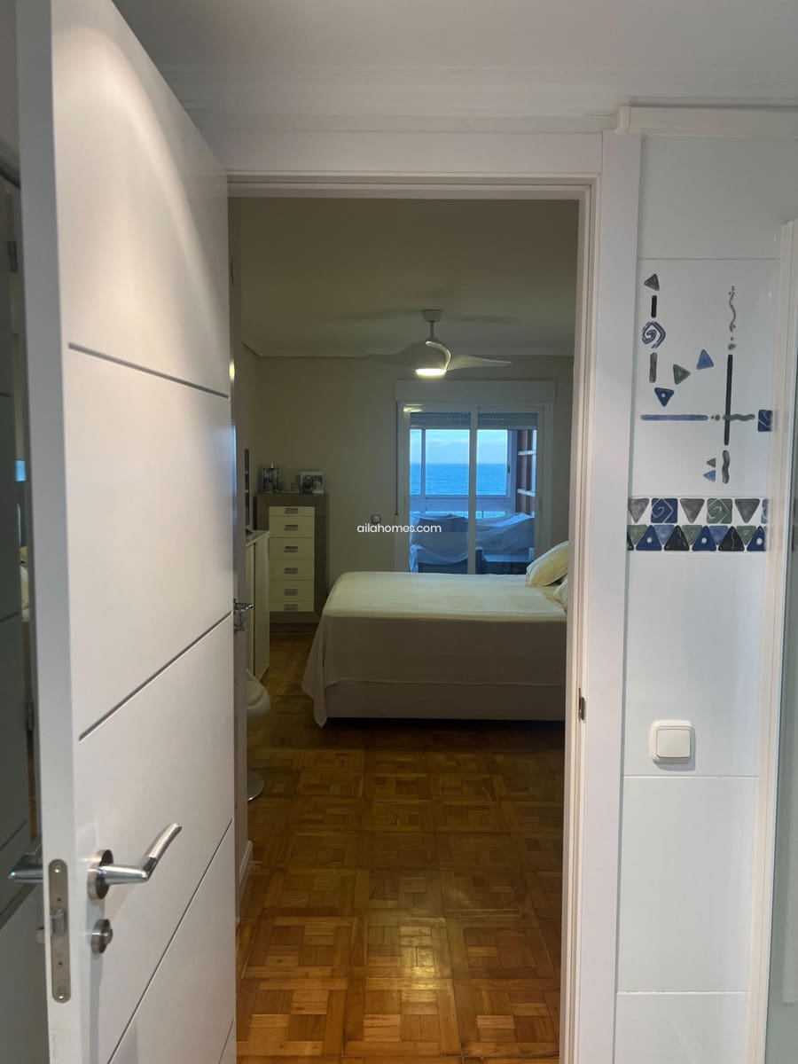 3 soveværelse Lejlighed til salg i Benidorm med garage - € 650.000 (Ref: 8066375)