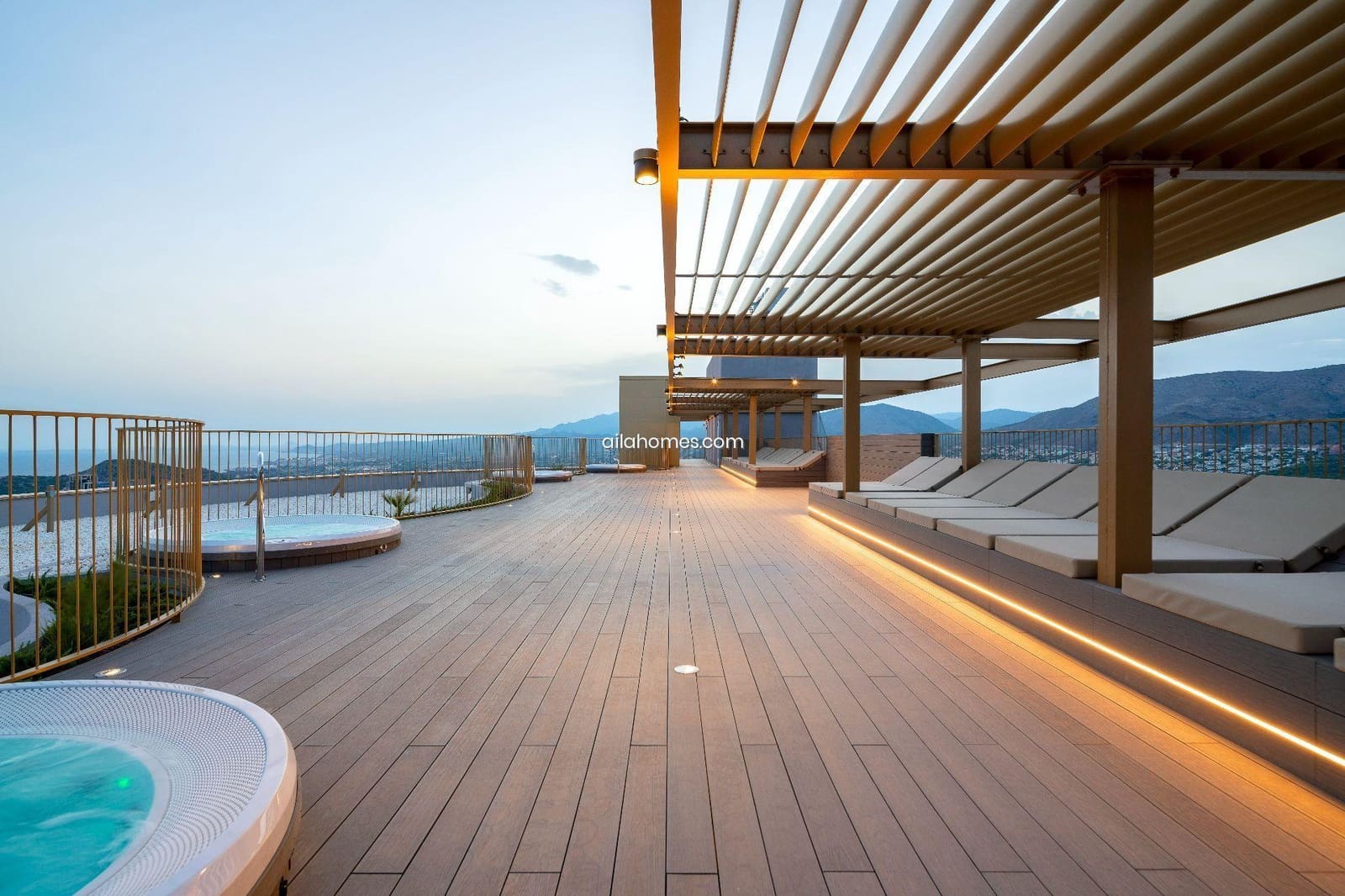 2 soveværelse Lejlighed til salg i Benidorm med swimmingpool garage - € 990.000 (Ref: 8066392)