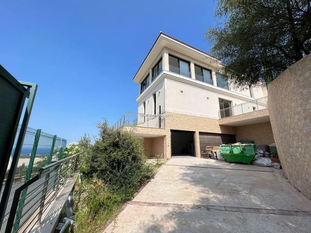 4 slaapkamer Villa te koop in Benidorm met zwembad garage - € 2.650.000 (Ref: 8066394)