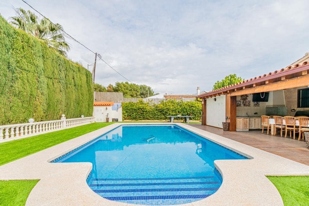 4 chambre Villa/Maison à vendre à Alfaz del Pi / L'Alfas del Pi avec piscine garage - 799 000 € (Ref: 8206755)