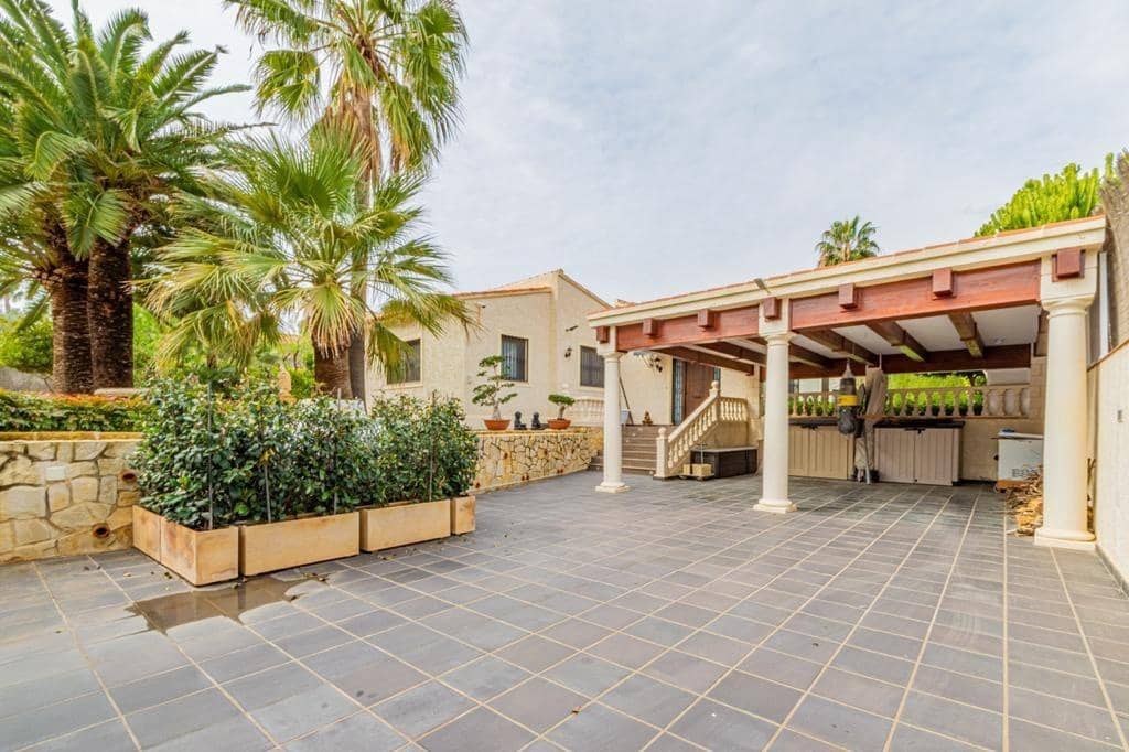 4 chambre Villa/Maison à vendre à Alfaz del Pi / L'Alfas del Pi avec piscine garage - 799 000 € (Ref: 8206755)