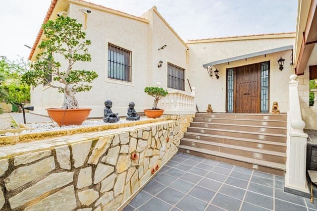 4 sypialnia Willa na sprzedaż w Alfaz del Pi / L'Alfàs del Pi z basenem garażem - 799 000 € (Ref: 8206755)