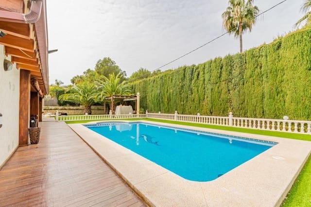 4 sypialnia Willa na sprzedaż w Alfaz del Pi / L'Alfàs del Pi z basenem garażem - 799 000 € (Ref: 8206755)