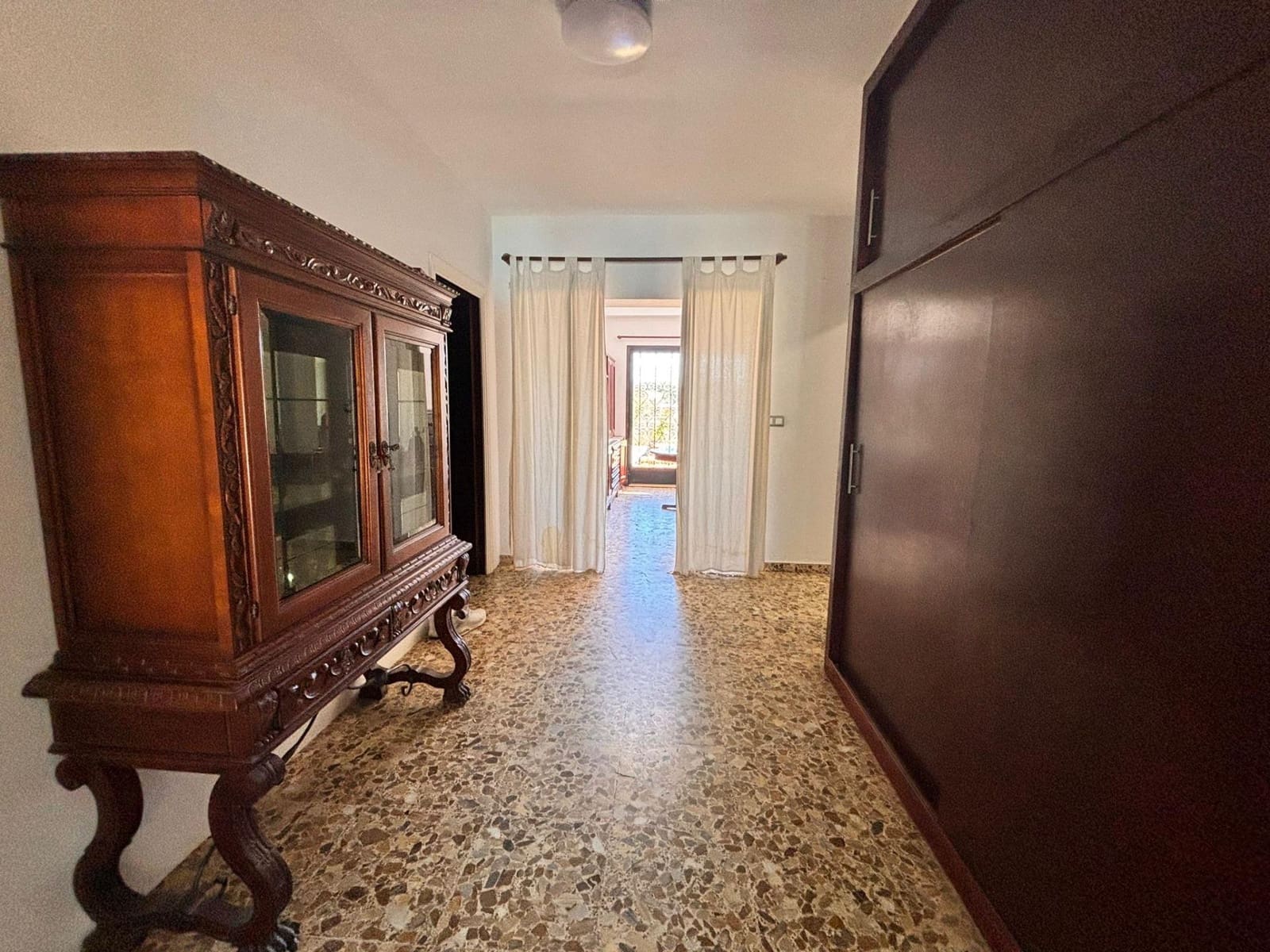 6 bedroom Villa for sale in Alfaz del Pi / L'Alfas del Pi with pool - € 525,000 (Ref: 8445850)