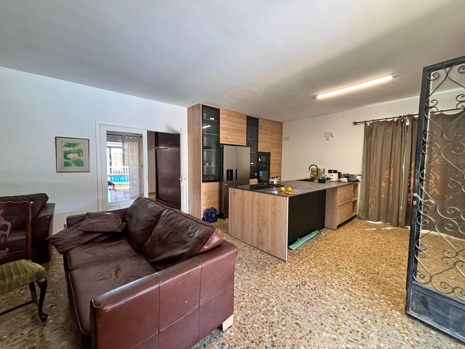 6 bedroom Villa for sale in Alfaz del Pi / L'Alfas del Pi with pool - € 525,000 (Ref: 8445850)