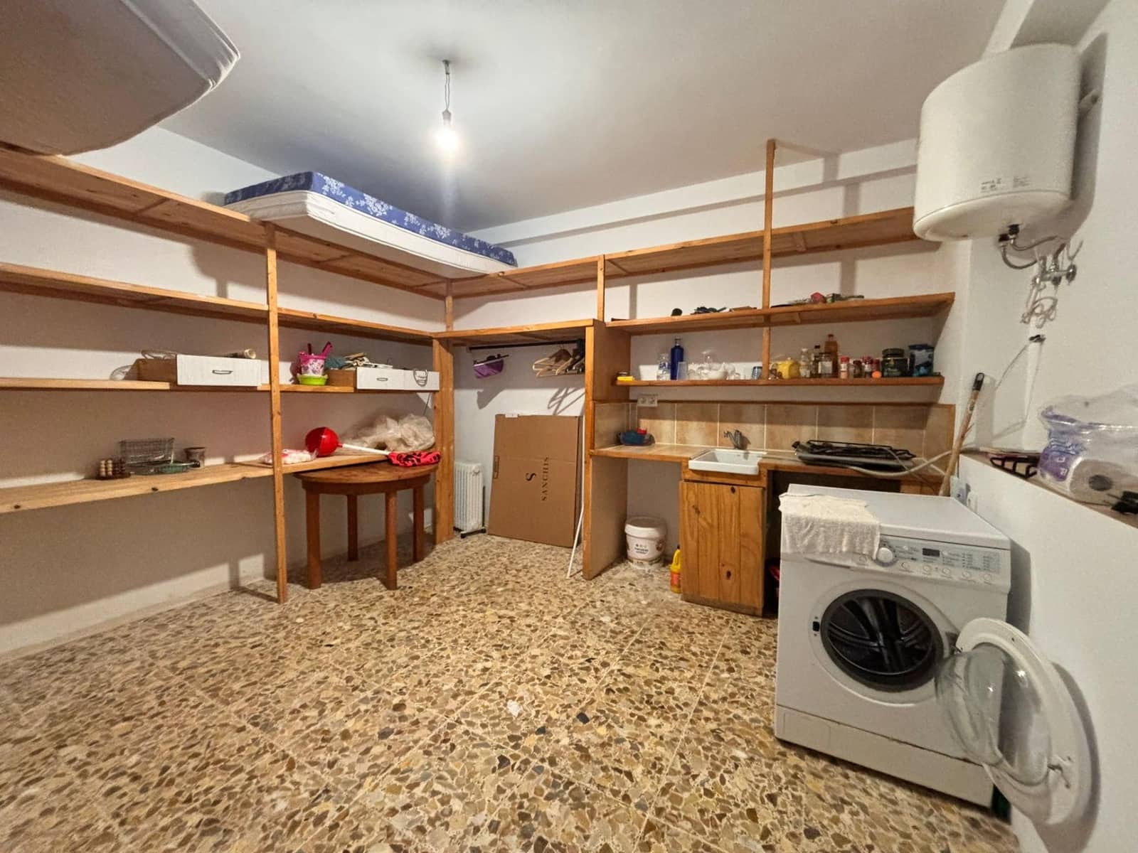 6 bedroom Villa for sale in Alfaz del Pi / L'Alfas del Pi with pool - € 525,000 (Ref: 8445850)