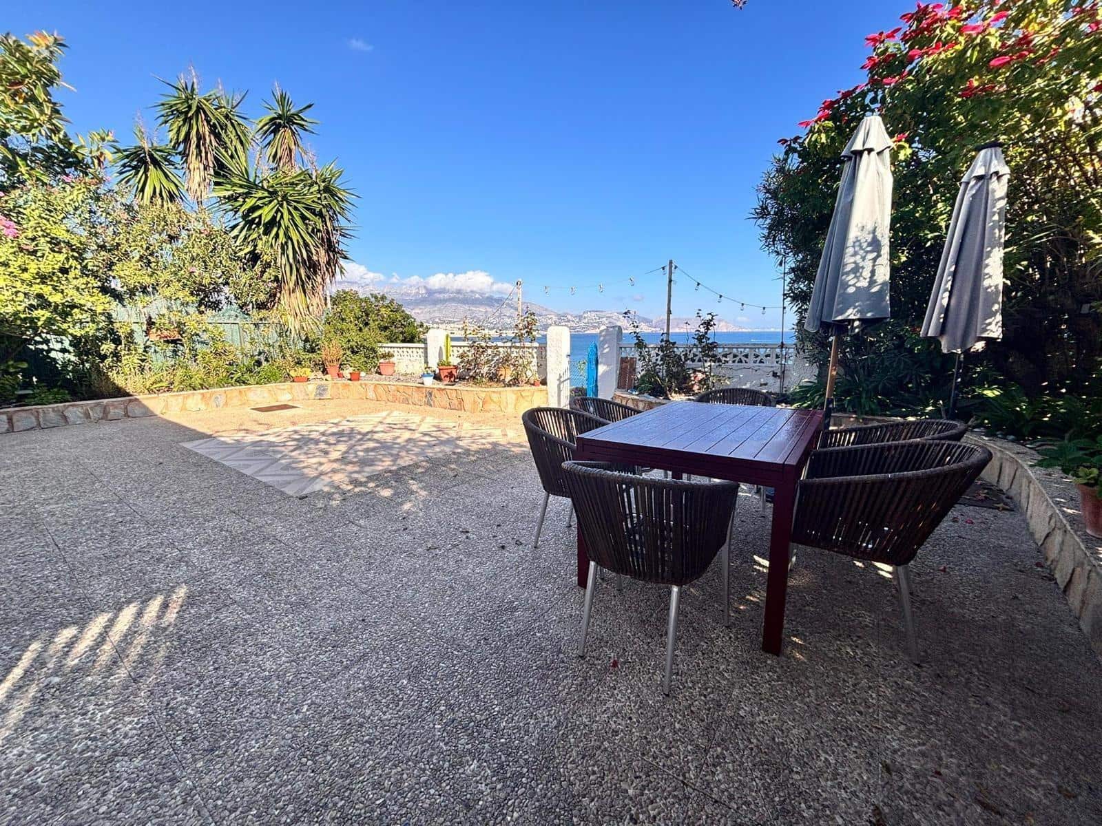 5 bedroom Villa for sale in Alfaz del Pi / L'Alfas del Pi with garage - € 1,000,000 (Ref: 8680285)