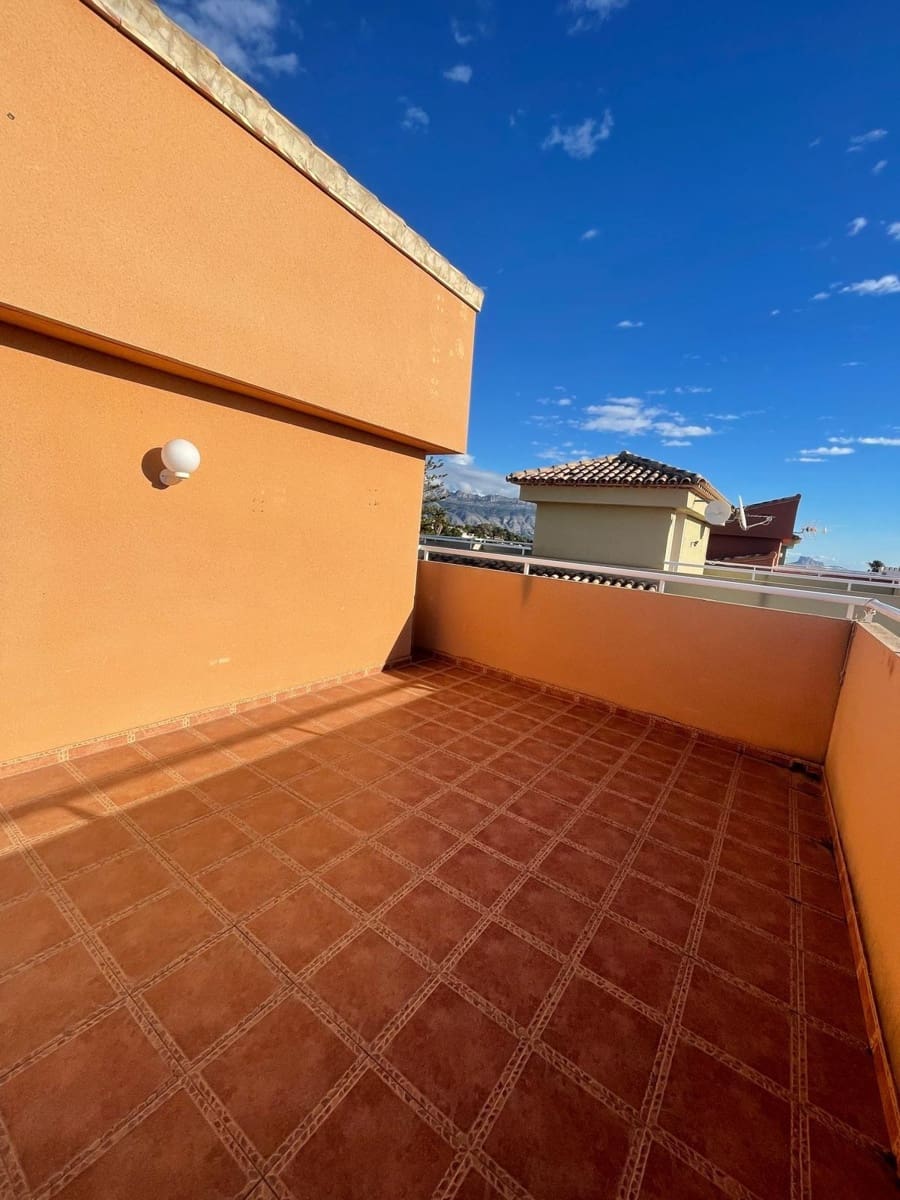 4 slaapkamer Villa te koop in Alfaz del Pi / L'Alfas del Pi met garage - € 385.500 (Ref: 8694746)