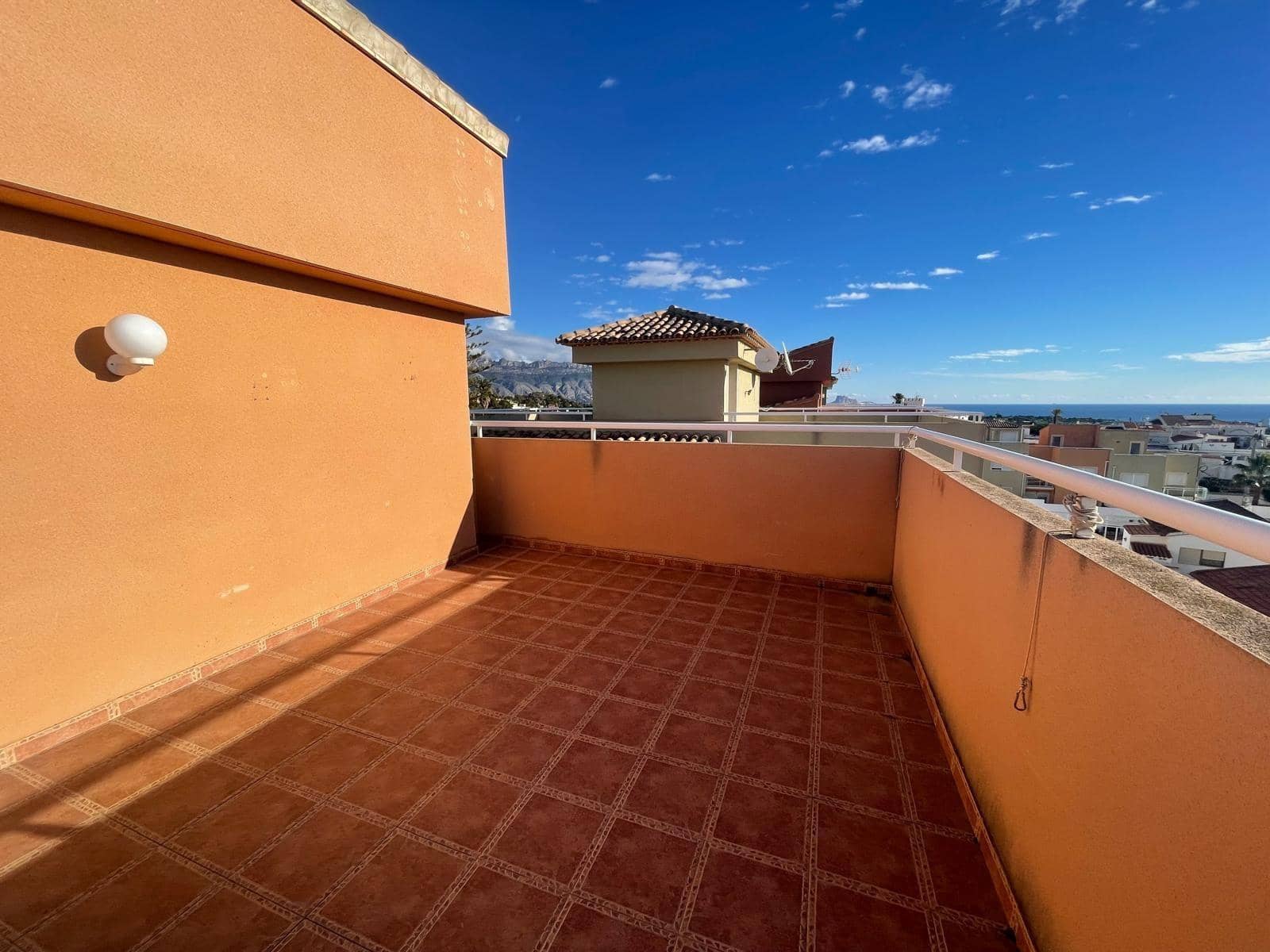 4 slaapkamer Villa te koop in Alfaz del Pi / L'Alfas del Pi met garage - € 385.500 (Ref: 8694746)