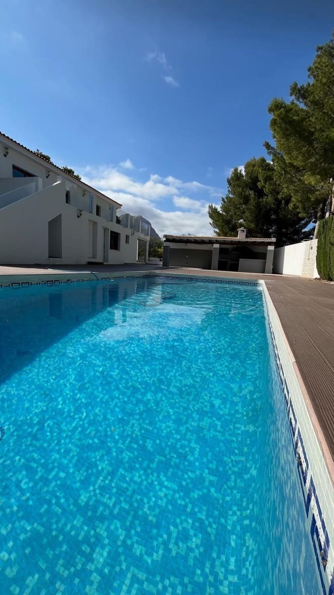 4 quarto Moradia para venda em La Nucia com piscina garagem - 950 000 € (Ref: 8741678)