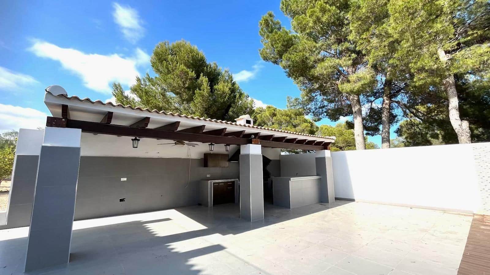 4 quarto Moradia para venda em La Nucia com piscina garagem - 950 000 € (Ref: 8741678)