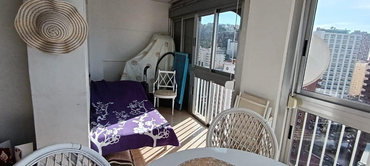 Apartamento de 2 habitaciones en Benidorm en venta con piscina - 250.000 € (Ref: 8770798)