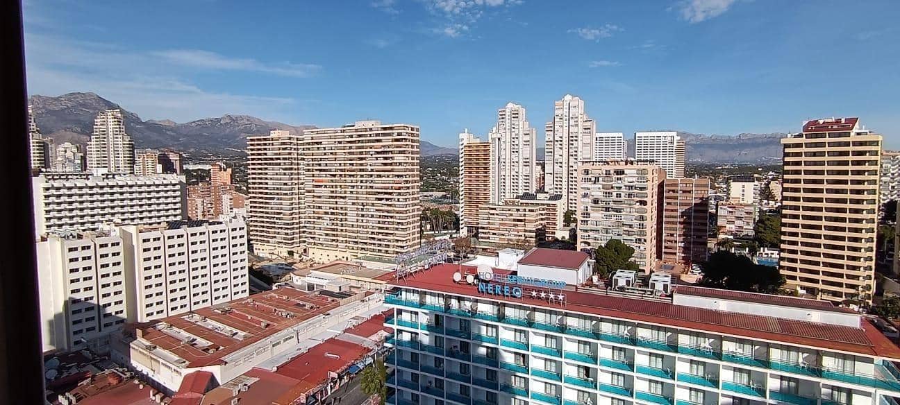 Apartamento de 2 habitaciones en Benidorm en venta con piscina - 250.000 € (Ref: 8770798)