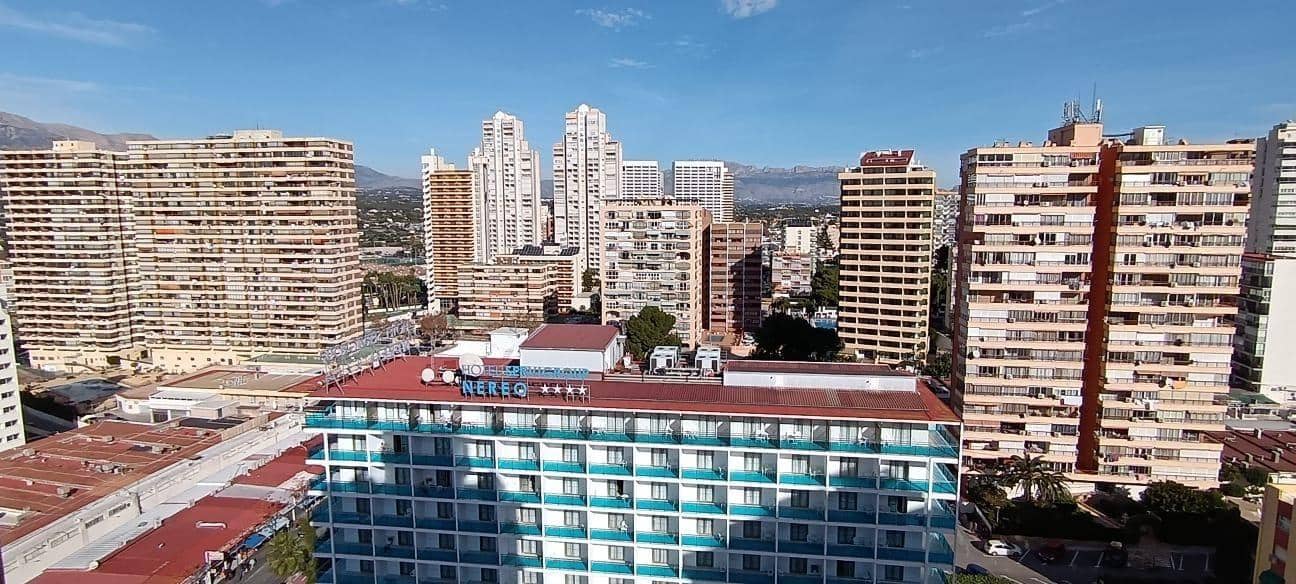 Apartamento de 2 habitaciones en Benidorm en venta con piscina - 250.000 € (Ref: 8770798)
